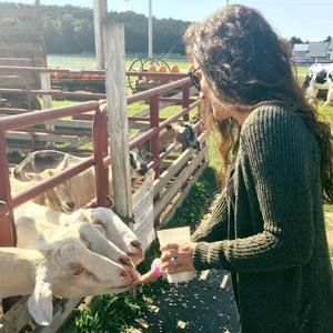 Meet your Posher, Christy